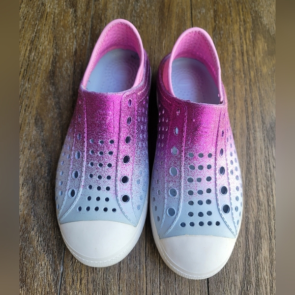 Foamies Skechers Pink and Gray Slip-On Sneakers - Picture 3 of 6